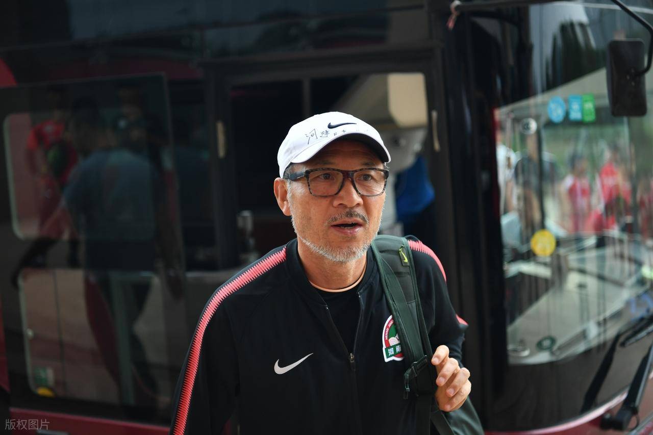 次见到这位, 步维艰, 亚联赛挖来