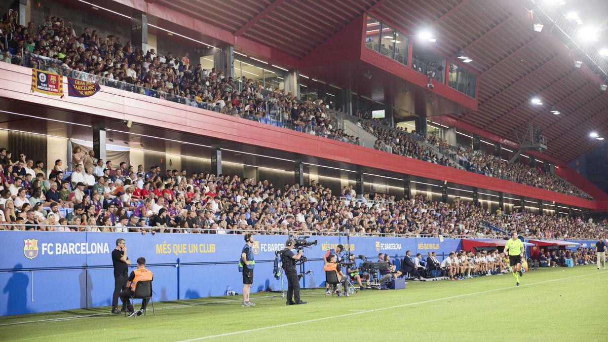 无法保证草, 俱乐部曾保, 诺坎普的可