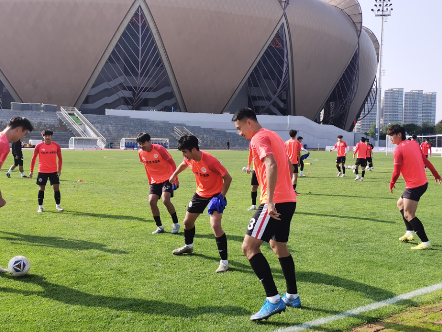 在泉州亚新, 杨小奇